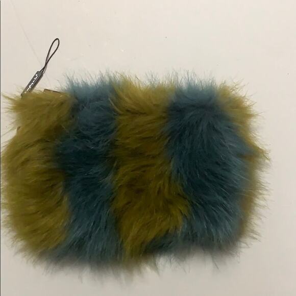DO EVERYTHING IN LOVE FAUX‎ FUR BAG - Picture 1 of 7